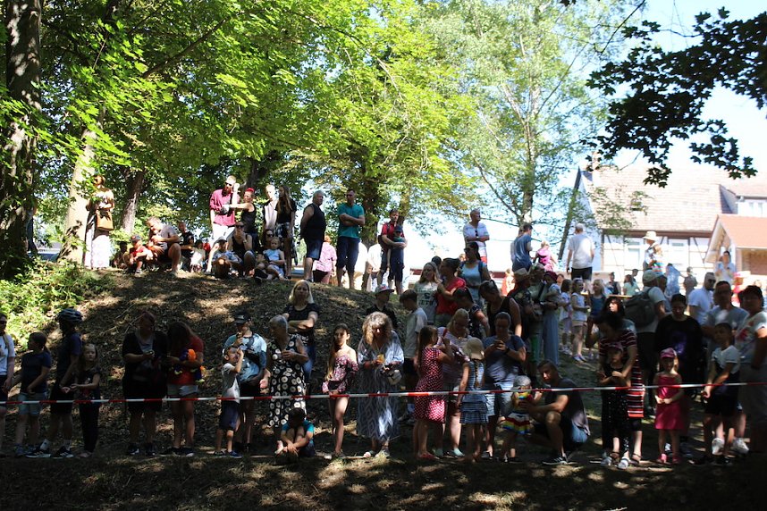 Am Start und an der Strecke des Entenrennens 2022