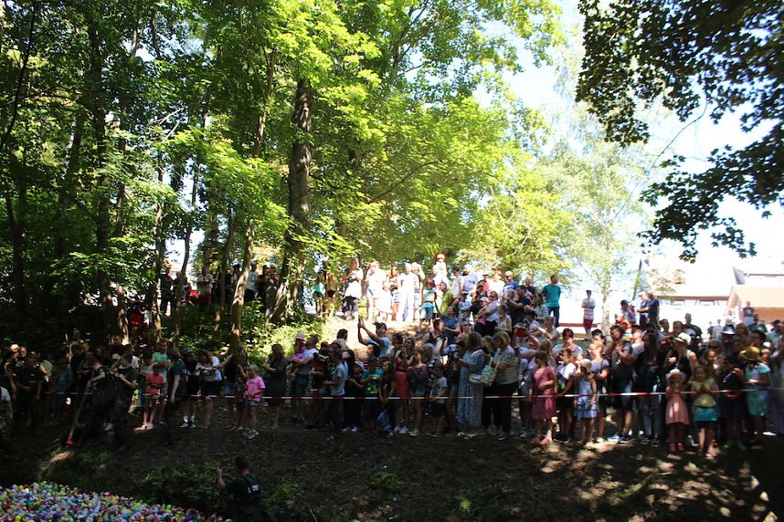 Am Start und an der Strecke des Entenrennens 2022