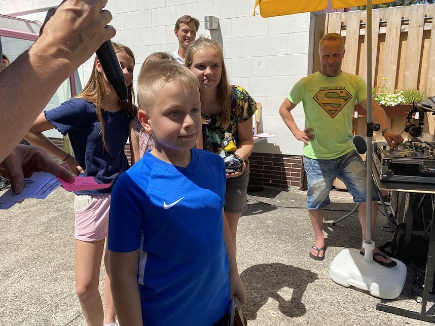 Siegerehrung am Riedsgraben beim diesj&auml;hrigen Entenrennen