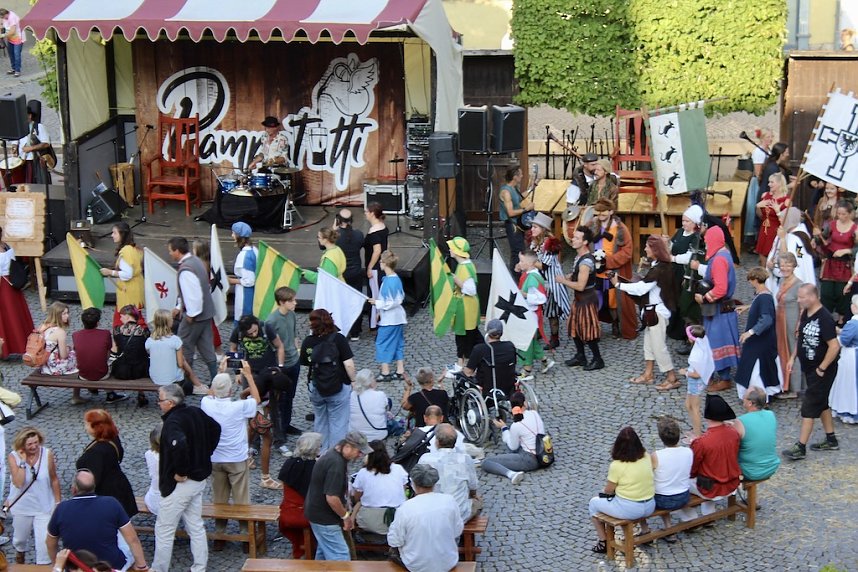 Mit einem phantastischen Spektakel und die Verabschiedung aller Akteure, endete das 28. Mittelalterfest von Bad Langensalza