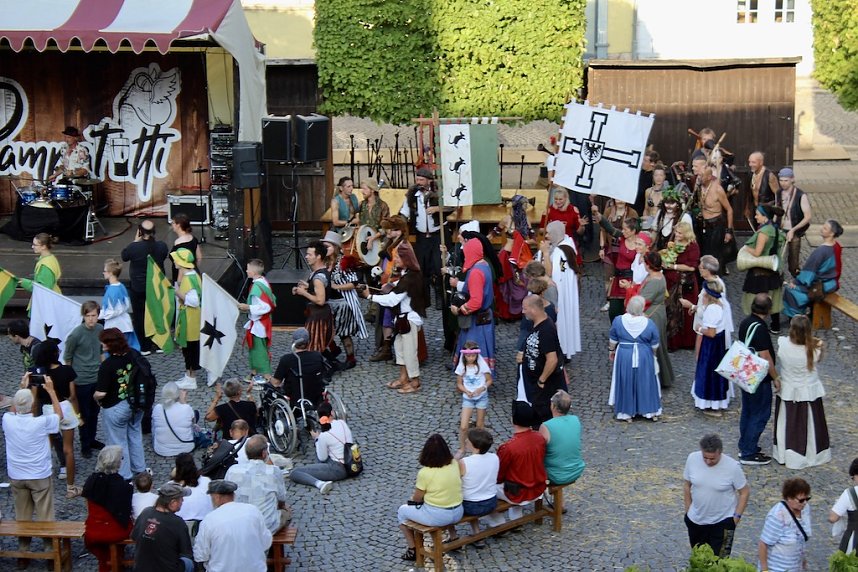 Mit einem phantastischen Spektakel und die Verabschiedung aller Akteure, endete das 28. Mittelalterfest von Bad Langensalza