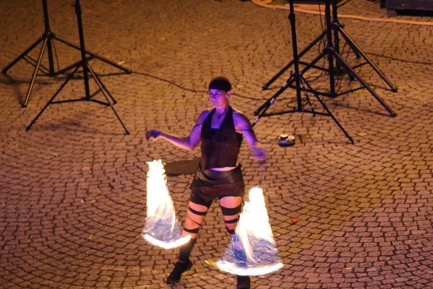 Atemberaubendes Feuerspektakel auf dem T&ouml;pfermarkt in Bad Langensalza 