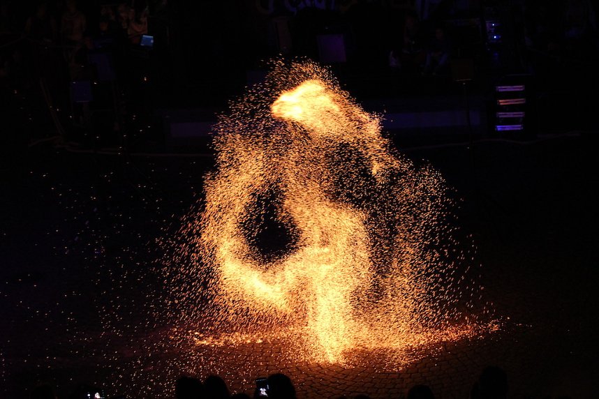 Atemberaubendes Feuerspektakel auf dem T&ouml;pfermarkt in Bad Langensalza 