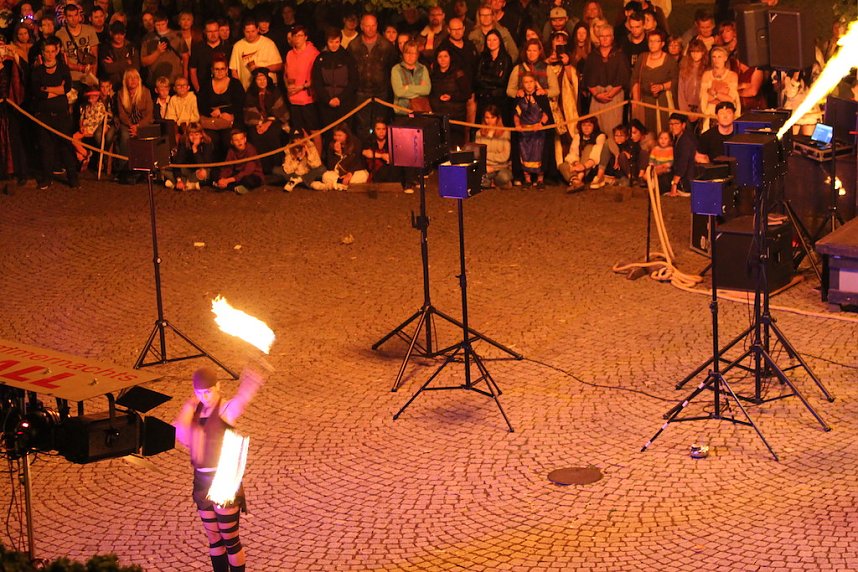 Atemberaubendes Feuerspektakel auf dem T&ouml;pfermarkt in Bad Langensalza