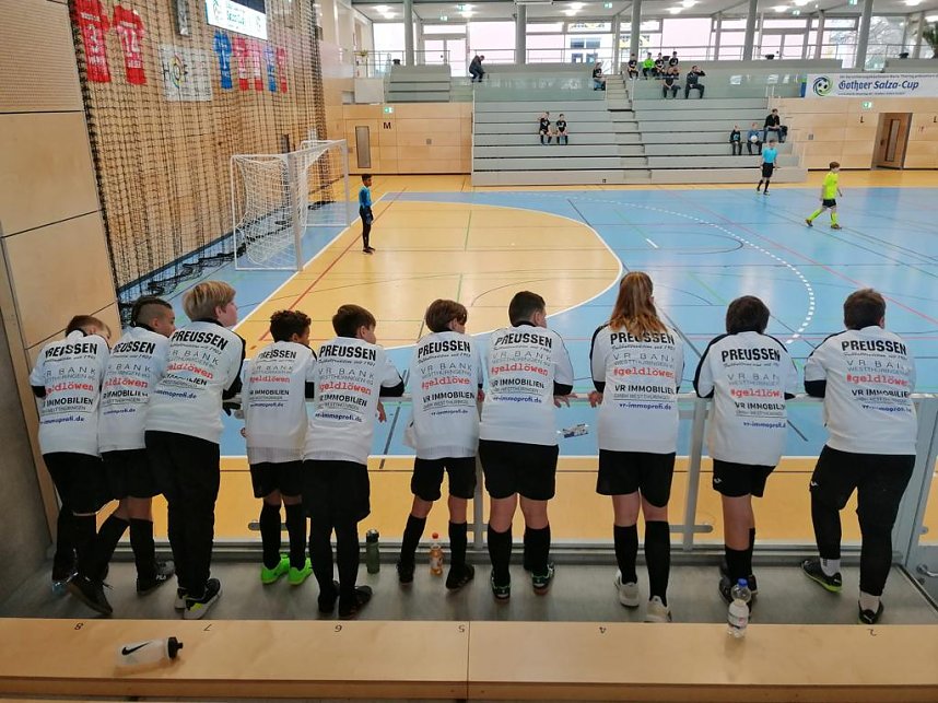 Neue Pr&auml;sentationsanz&uuml;ge f&uuml;r den Preu&szlig;en-Nachwuchs