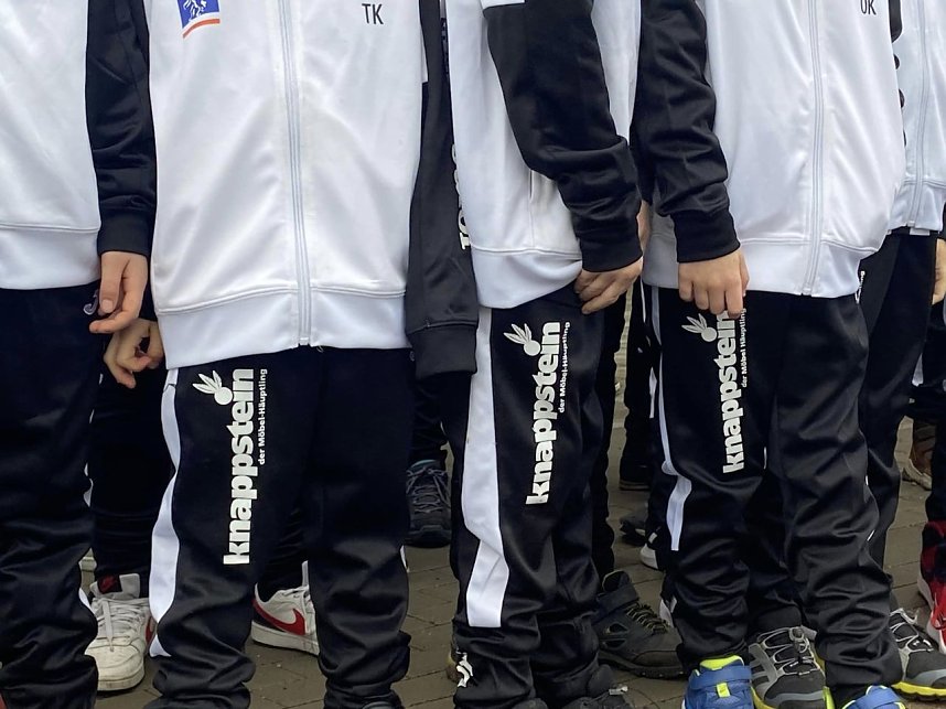 Junge Preu&szlig;en zu Besuch beim Sponsor