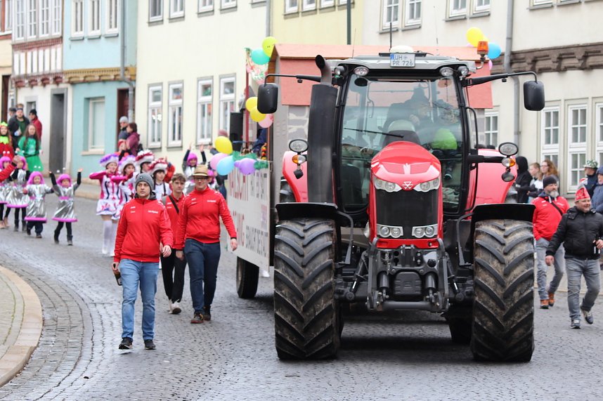 Fr&ouml;hlichbunter Karnevalsumzug in und um Bad Langensalza