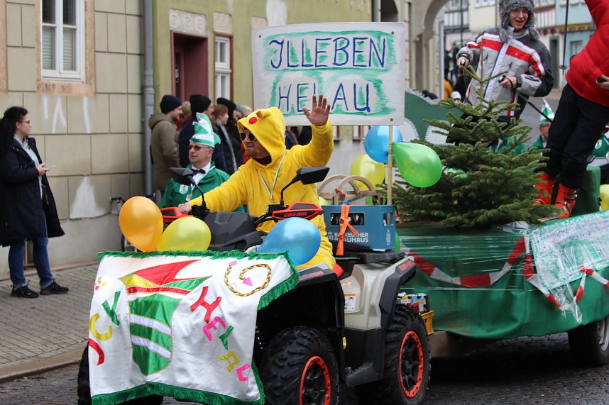 Fr&ouml;hlichbunter Karnevalsumzug in und um Bad Langensalza