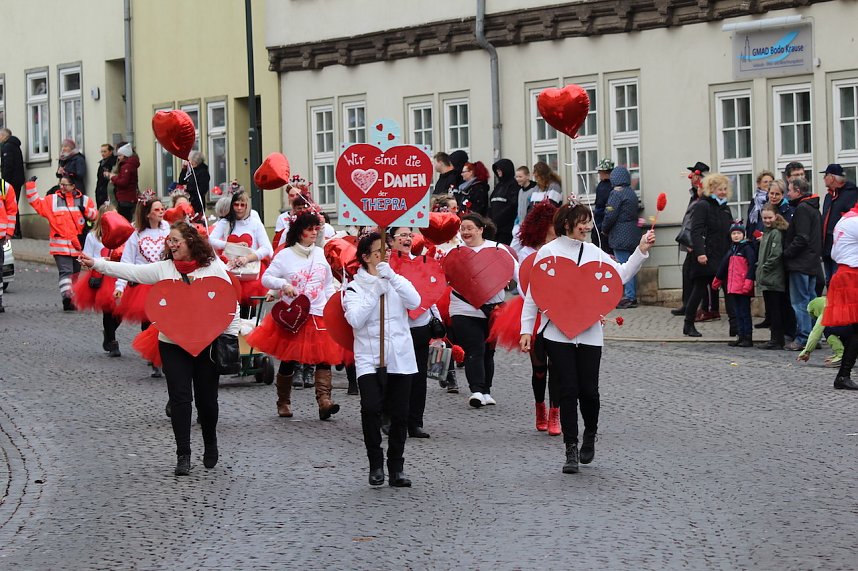 Fr&ouml;hlichbunter Karnevalsumzug in und um Bad Langensalza