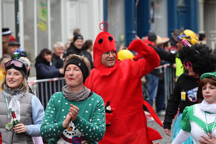 ZUm Karnevalsumzug zog es viele Jecken in die Stadt Bad Langensalza