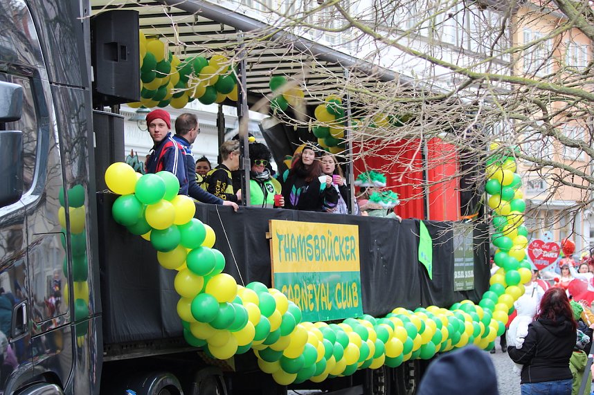 ZUm Karnevalsumzug zog es viele Jecken in die Stadt Bad Langensalza