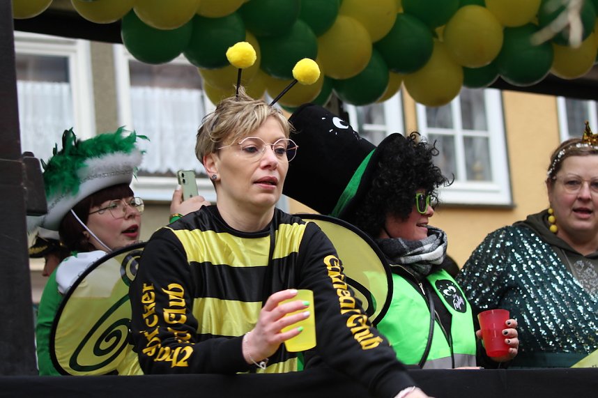 ZUm Karnevalsumzug zog es viele Jecken in die Stadt Bad Langensalza