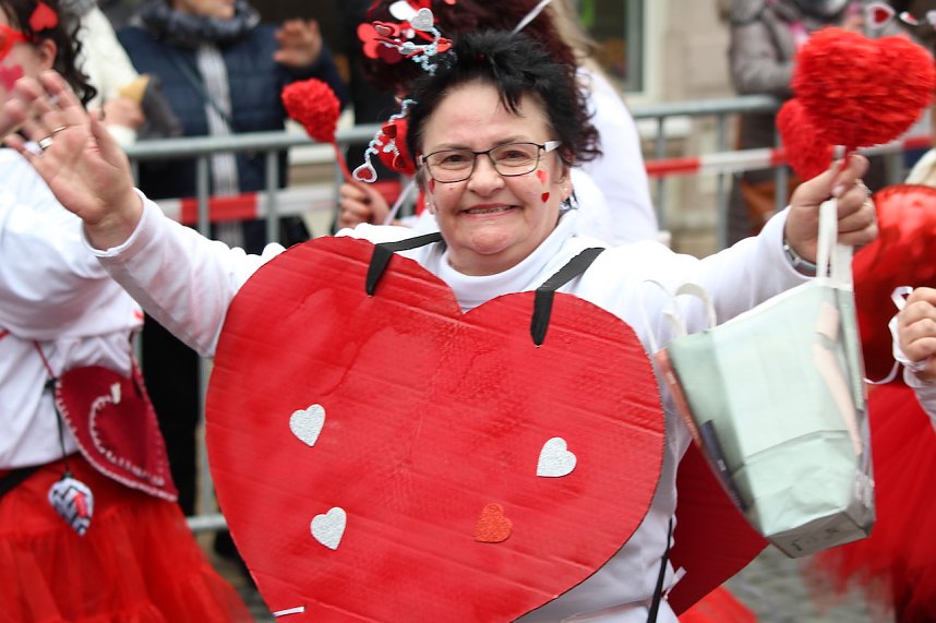ZUm Karnevalsumzug zog es viele Jecken in die Stadt Bad Langensalza