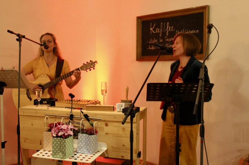 Konzert des Duoa "Feinstimmig" in Caf&eacute; Schwesterherz in Bad Langensalza