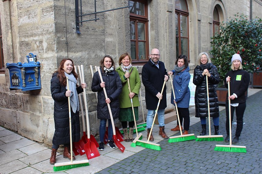 Fr&uuml;hjahrsputz am Bad Langensalzaer Rathaus