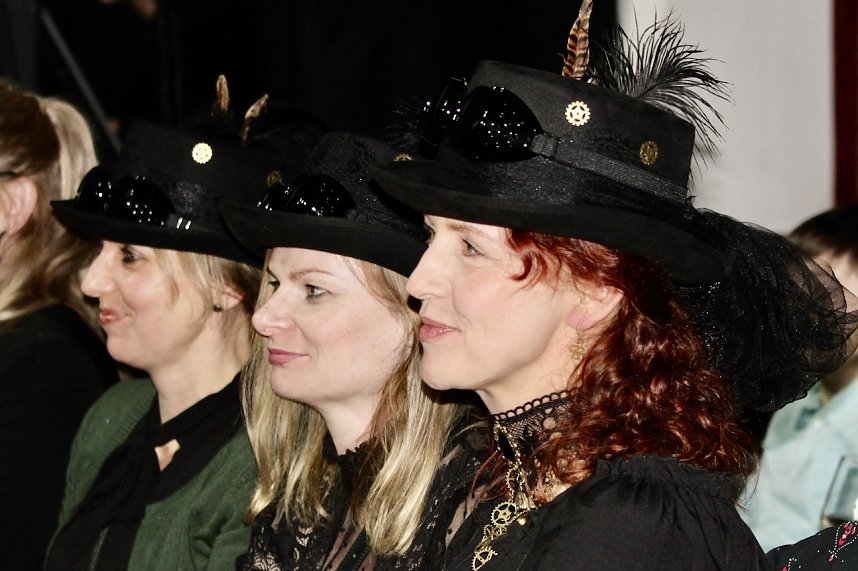 Begeisterte Zuschauerinnen verfolgten das Rockmusical "Faust n Roll nach Goethe" im Stocksen in Sondershausen