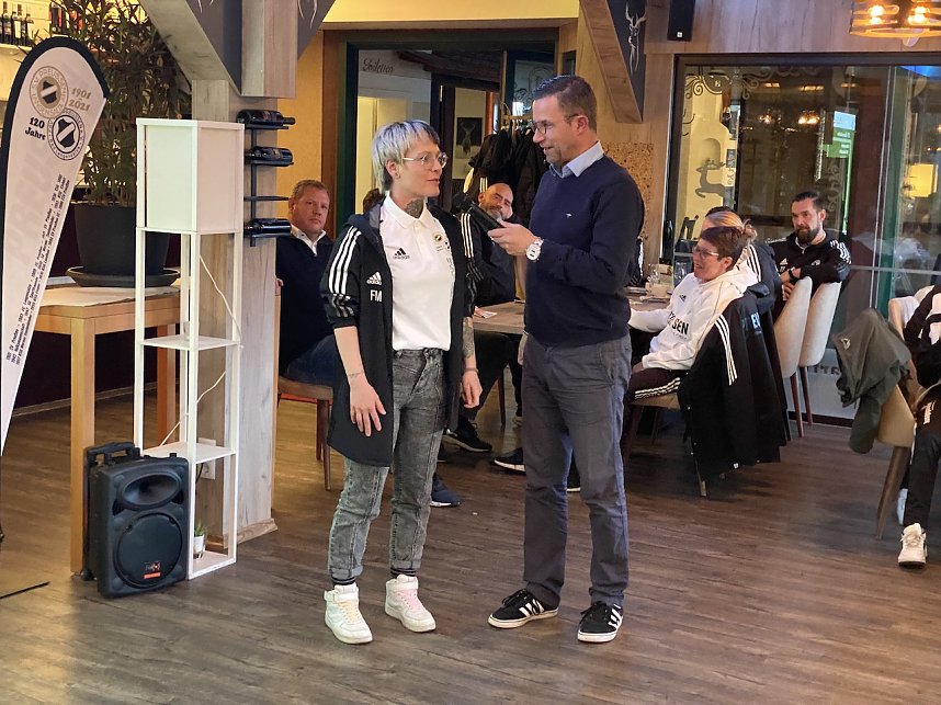 Preu&szlig;en-Akrive stellten ihre Arbeit den Sponsoren vor