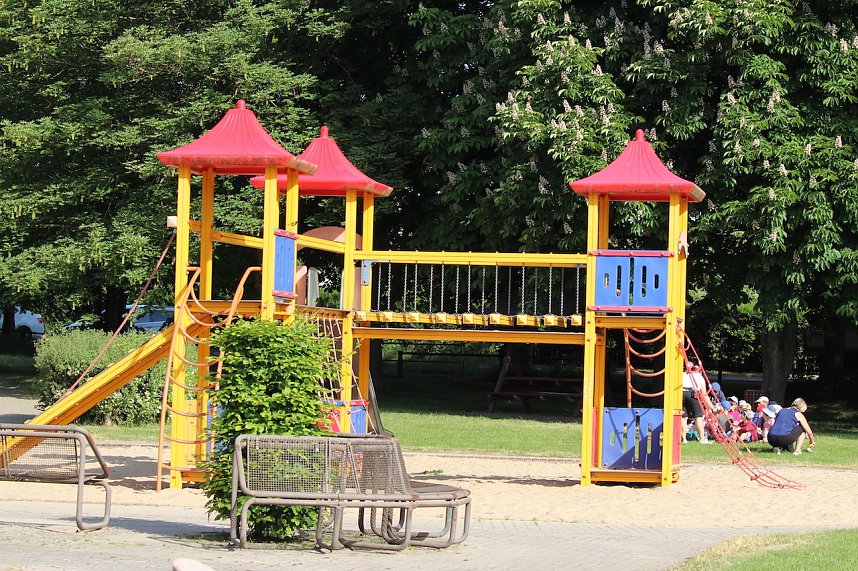 Feierliche Einweihung des neuen Spielplatzes in Bad Langensalza Nord