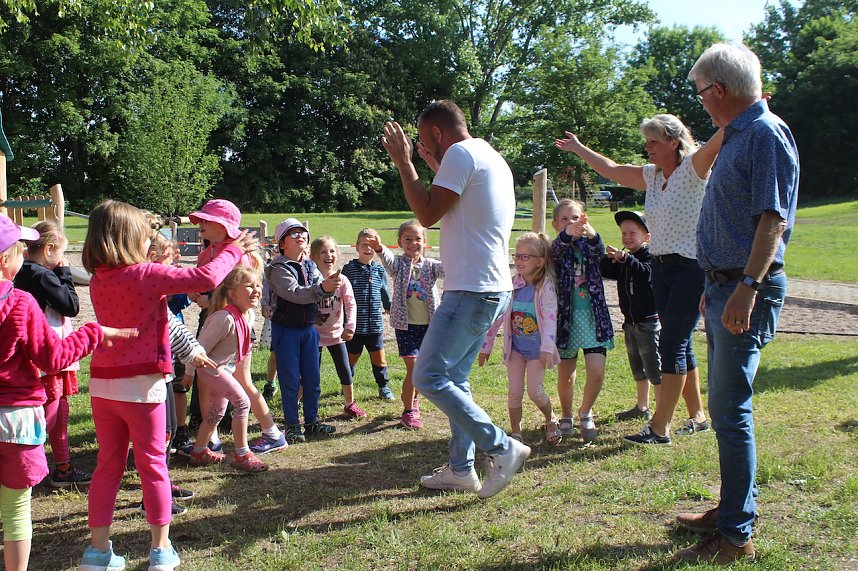 Feierliche Einweihung des neuen Spielplatzes in Bad Langensalza Nord