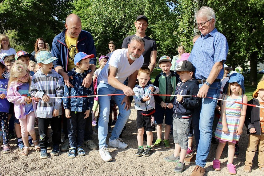Feierliche Einweihung des neuen Spielplatzes in Bad Langensalza Nord