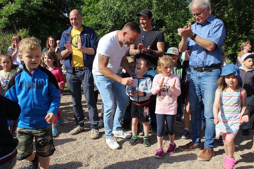 Feierliche Einweihung des neuen Spielplatzes in Bad Langensalza Nord