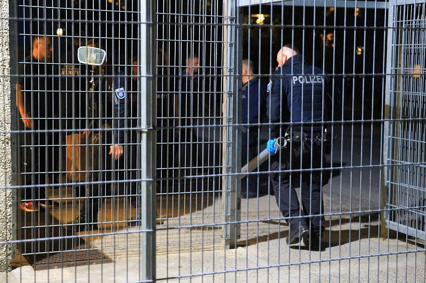 Gro&szlig;einsatz in der Gemeinschaftsunterkunft Obermehler