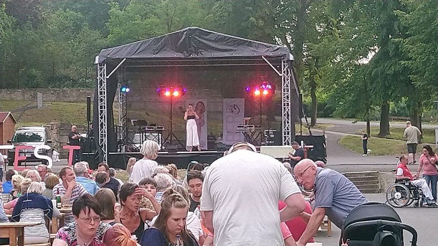 Schlagershow auf dem Jahnplatz am Freitagabend
