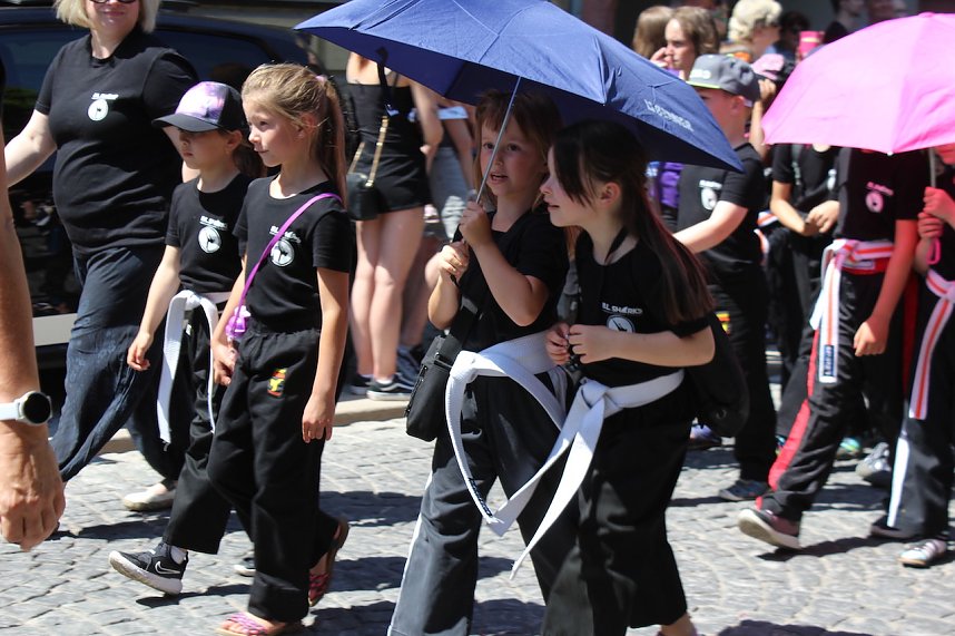 Fr&ouml;hliche Stimmung beim 210 Brunnenfest in Bad Langensalza