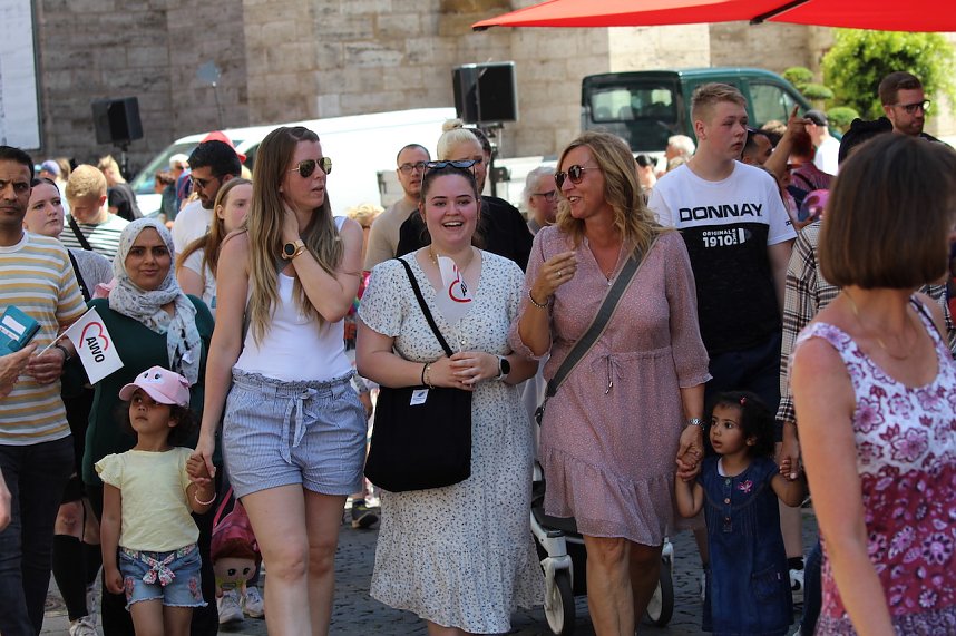 Fr&ouml;hliche Stimmung beim 210 Brunnenfest in Bad Langensalza