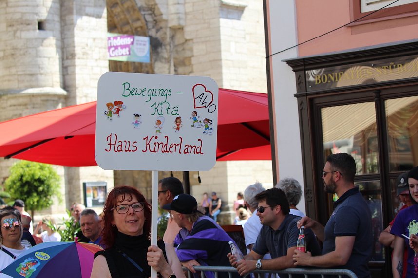 Fr&ouml;hliche Stimmung beim 210 Brunnenfest in Bad Langensalza