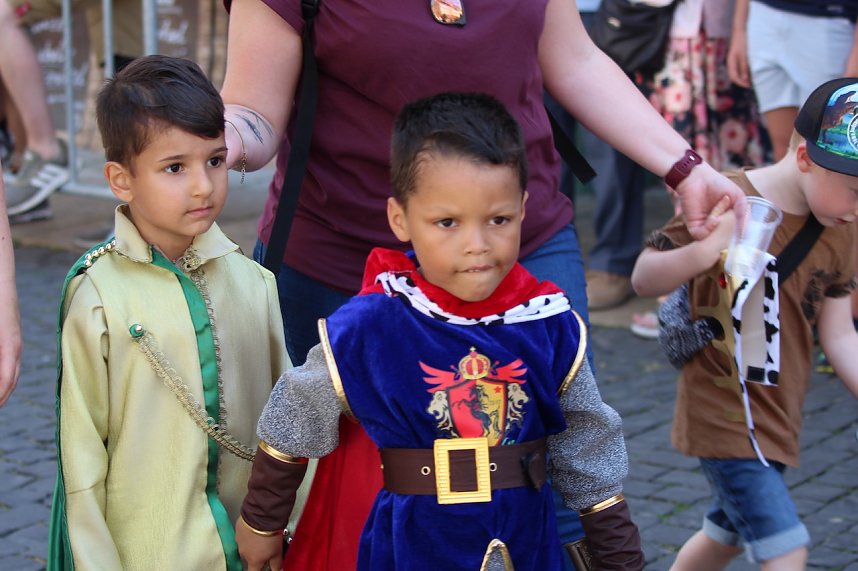 Fr&ouml;hliche Stimmung beim 210 Brunnenfest in Bad Langensalza