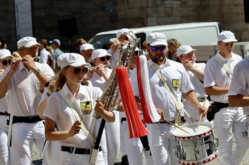 Fr&ouml;hliche Stimmung beim 210 Brunnenfest in Bad Langensalza