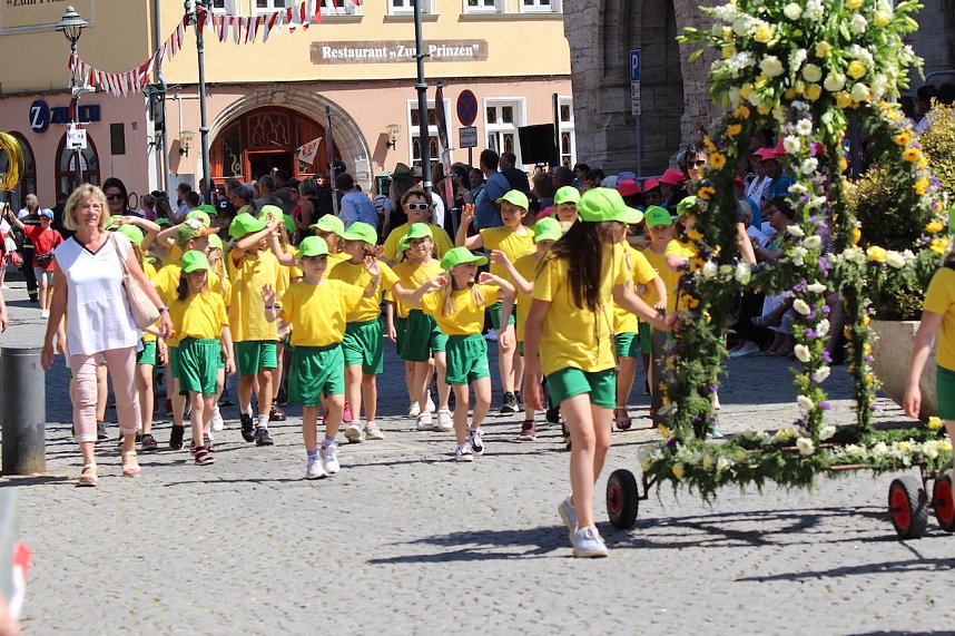 Fr&ouml;hliche Stimmung beim 210 Brunnenfest in Bad Langensalza
