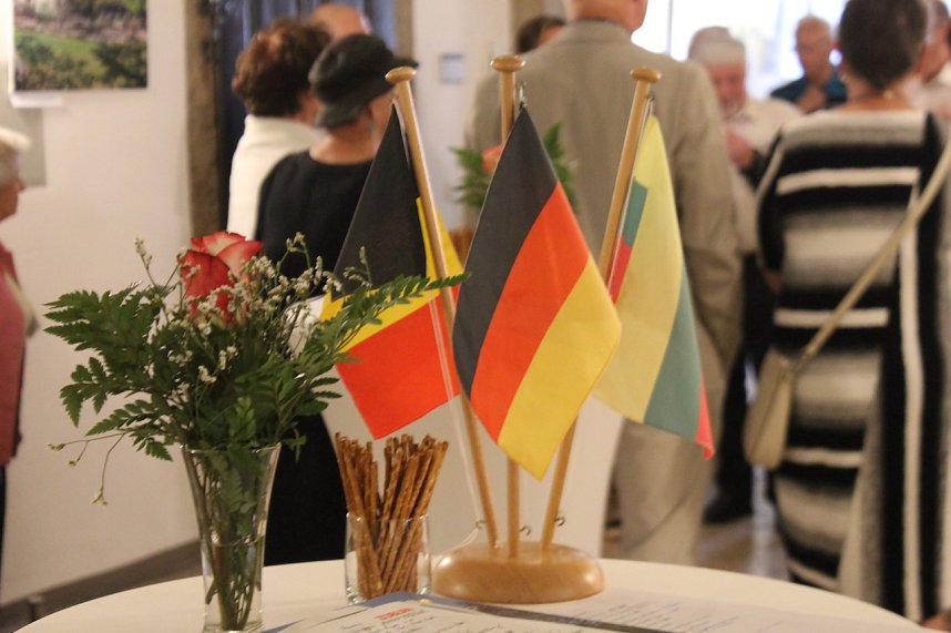 Vernissage zu "Impressionen aus den Partnerst&auml;dten"
