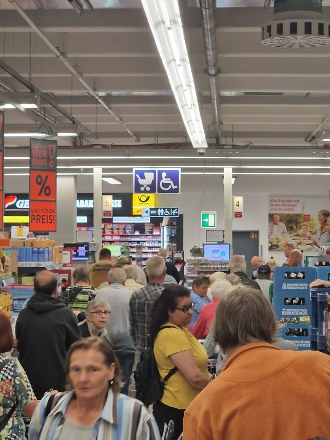 Streik im Kaufland f&uuml;hrte zu langen Schlangen an den Kassen 