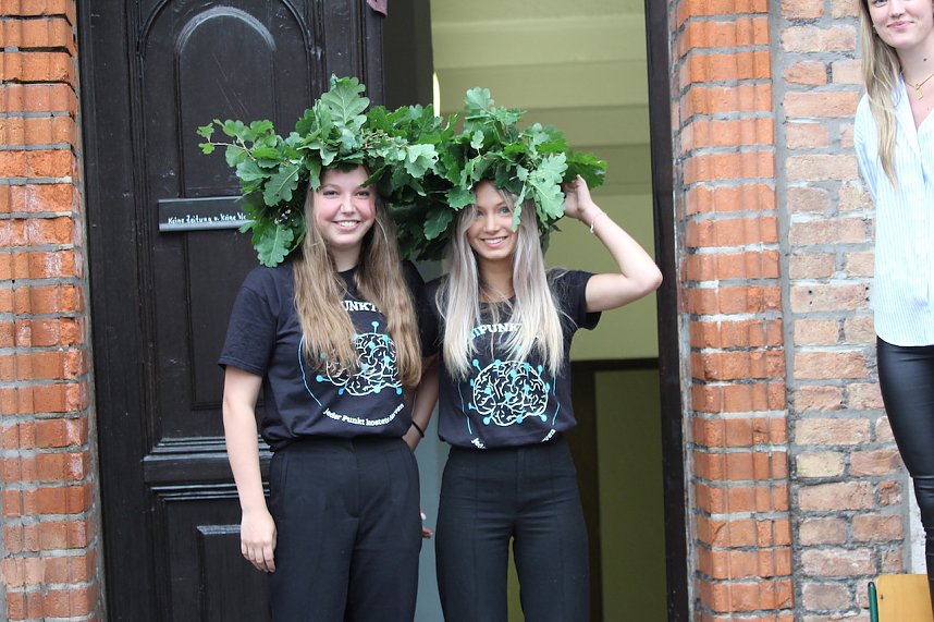 Abi 2023 - Abiturienten des Salza Gymnasiums in Bad Langensalza erhalten ihren Eichenlaubkranz