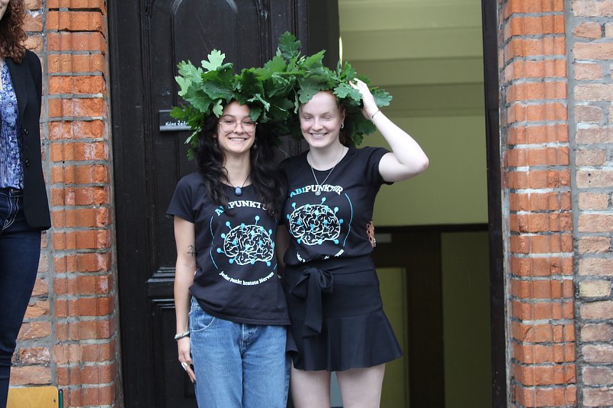 Abi 2023 - Abiturienten des Salza Gymnasiums in Bad Langensalza erhalten ihren Eichenlaubkranz