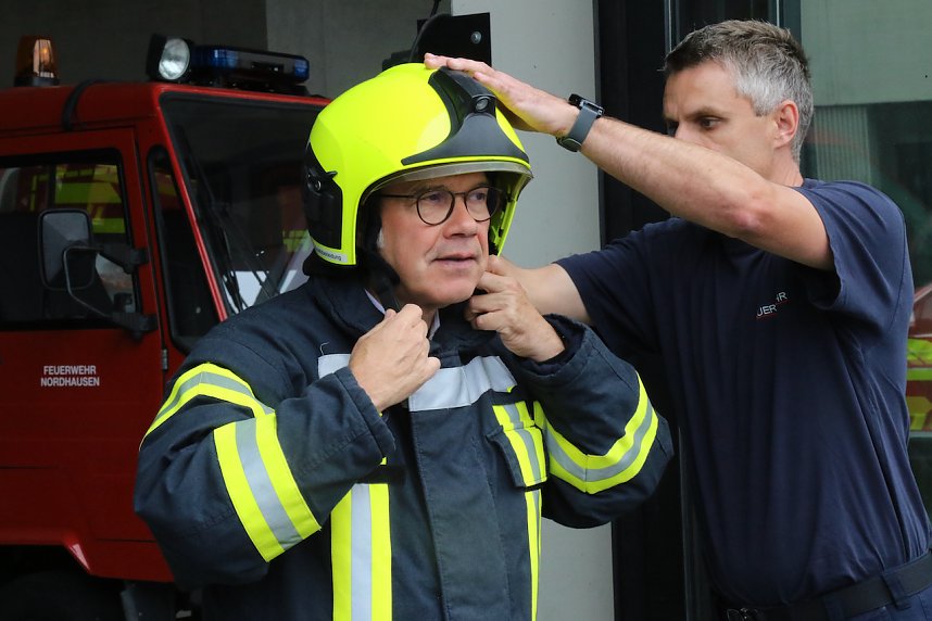 Th&uuml;ringens Innenminister Georg Maier stellte die Feuerwehrstatistik f&uuml;r das Jahr 2022 in der neuen Feuerwache in Nordhausen vor