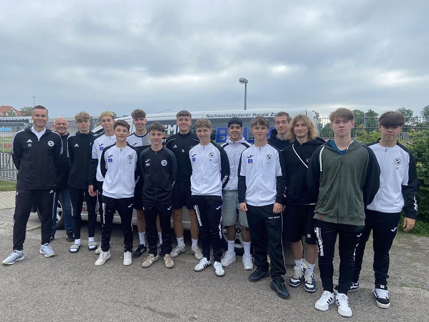 Turniersieg in Chaumont: Preu&szlig;ens B-Junioren holen den Cup