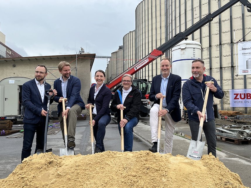 Erster Spatenstich f&uuml;r Siloerweiterungsbau in Bad Langensalza