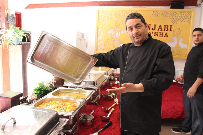 Er&ouml;ffnungsfeier mit geladenen G&auml;sten im Punjabi Bad&acute;sha