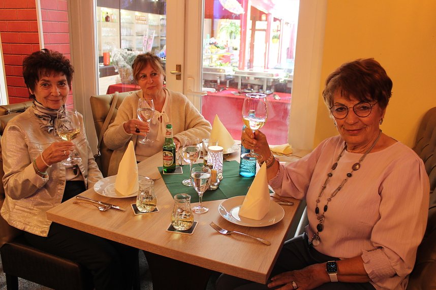 Er&ouml;ffnungsfeier mit geladenen G&auml;sten im Punjabi Bad&acute;sha