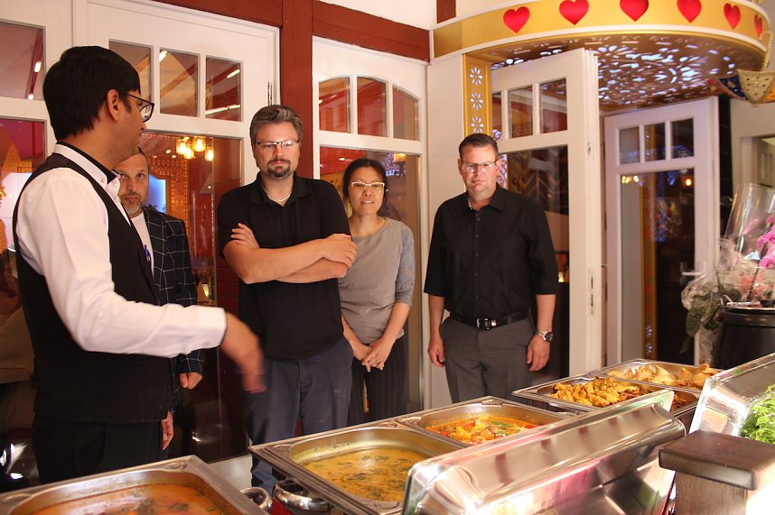 Er&ouml;ffnungsfeier mit geladenen G&auml;sten im Punjabi Bad&acute;sha