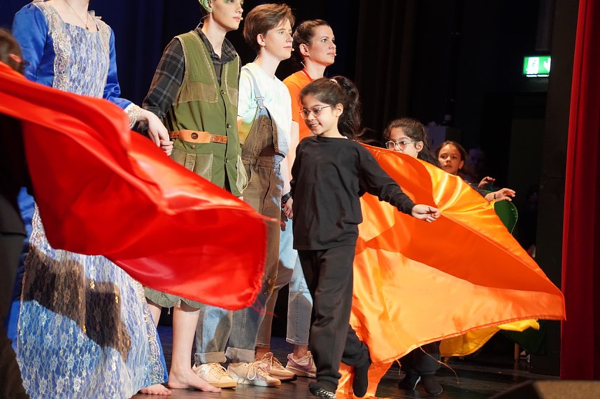 "Time and Time again" gespielt von Sch&uuml;lerinnen und Sch&uuml;lern des Salza Gymnasiums und der Grundschule Sonnenhof