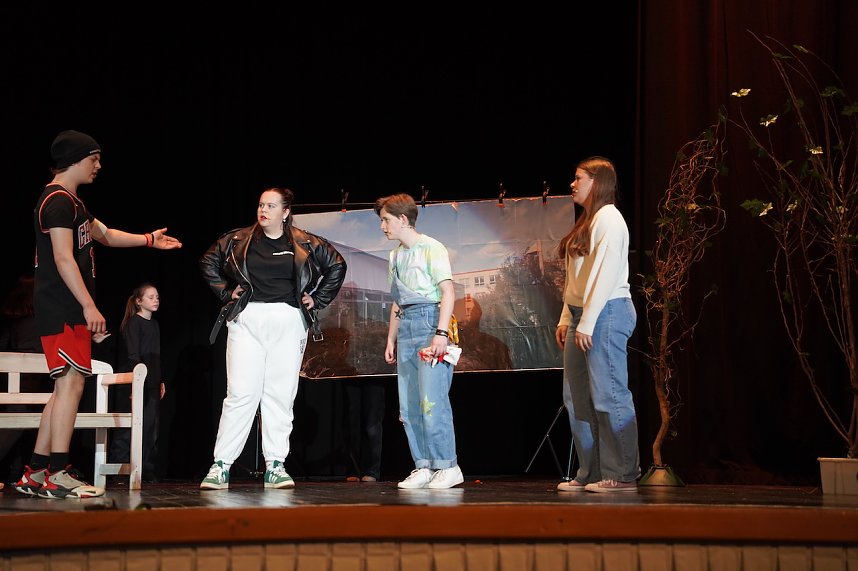 "Time and Time again" gespielt von Sch&uuml;lerinnen und Sch&uuml;lern des Salza Gymnasiums und der Grundschule Sonnenhof