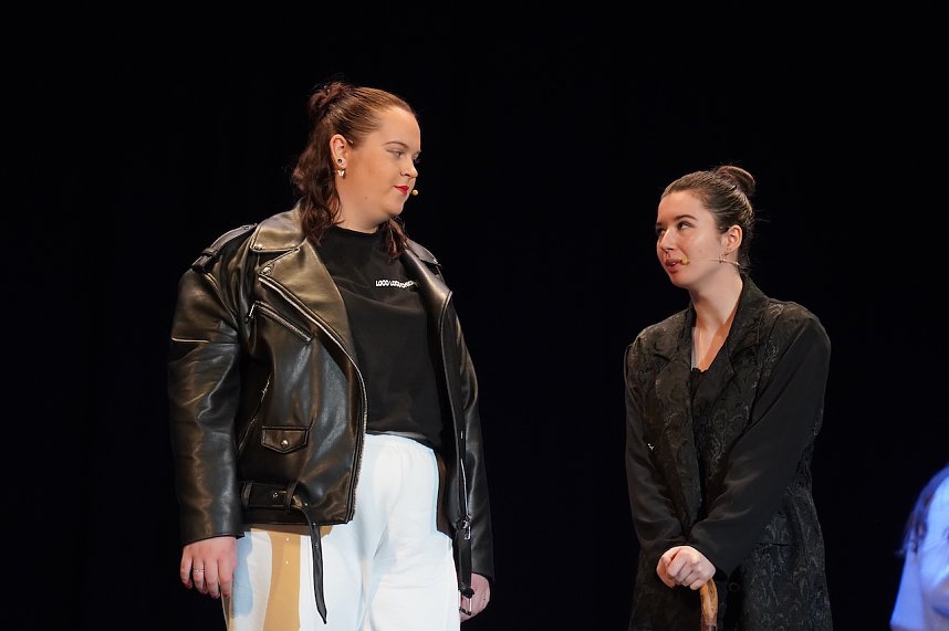 "Time and Time again" gespielt von Sch&uuml;lerinnen und Sch&uuml;lern des Salza Gymnasiums und der Grundschule Sonnenhof