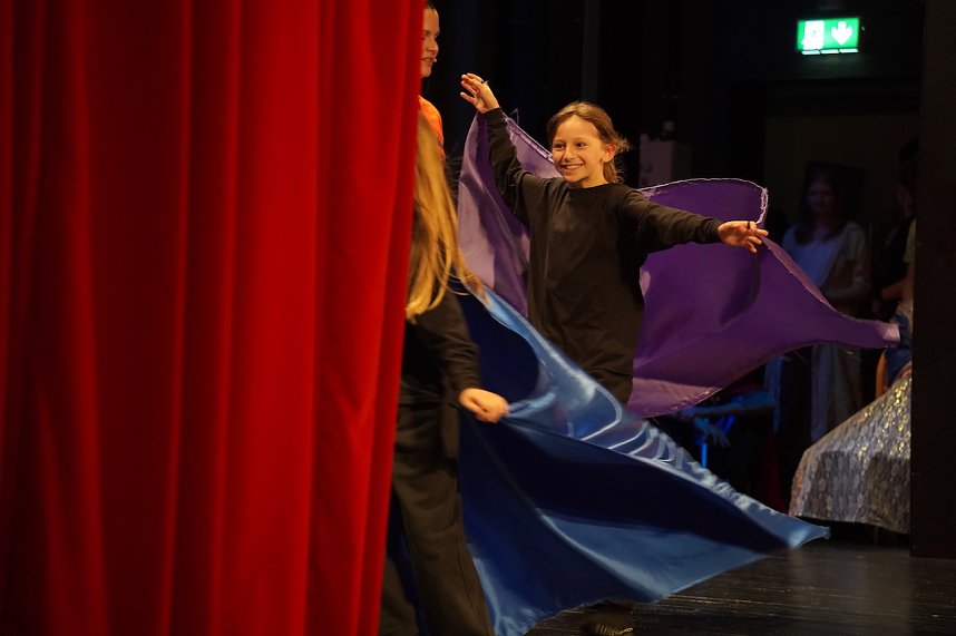 "Time and Time again" gespielt von Sch&uuml;lerinnen und Sch&uuml;lern des Salza Gymnasiums und der Grundschule Sonnenhof