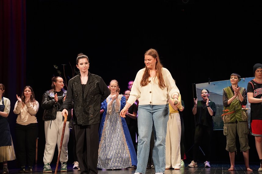 "Time and Time again" gespielt von Sch&uuml;lerinnen und Sch&uuml;lern des Salza Gymnasiums und der Grundschule Sonnenhof
