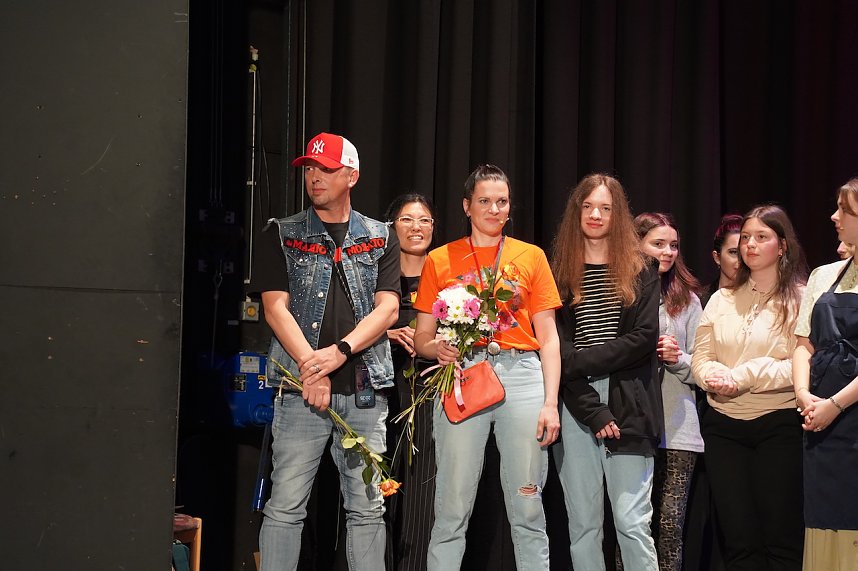"Time and Time again" gespielt von Sch&uuml;lerinnen und Sch&uuml;lern des Salza Gymnasiums und der Grundschule Sonnenhof