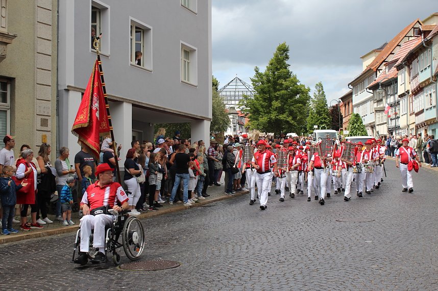 Gro&szlig;er festlicher Umzug zum 211. Brunnenfest in Bad Langensalza